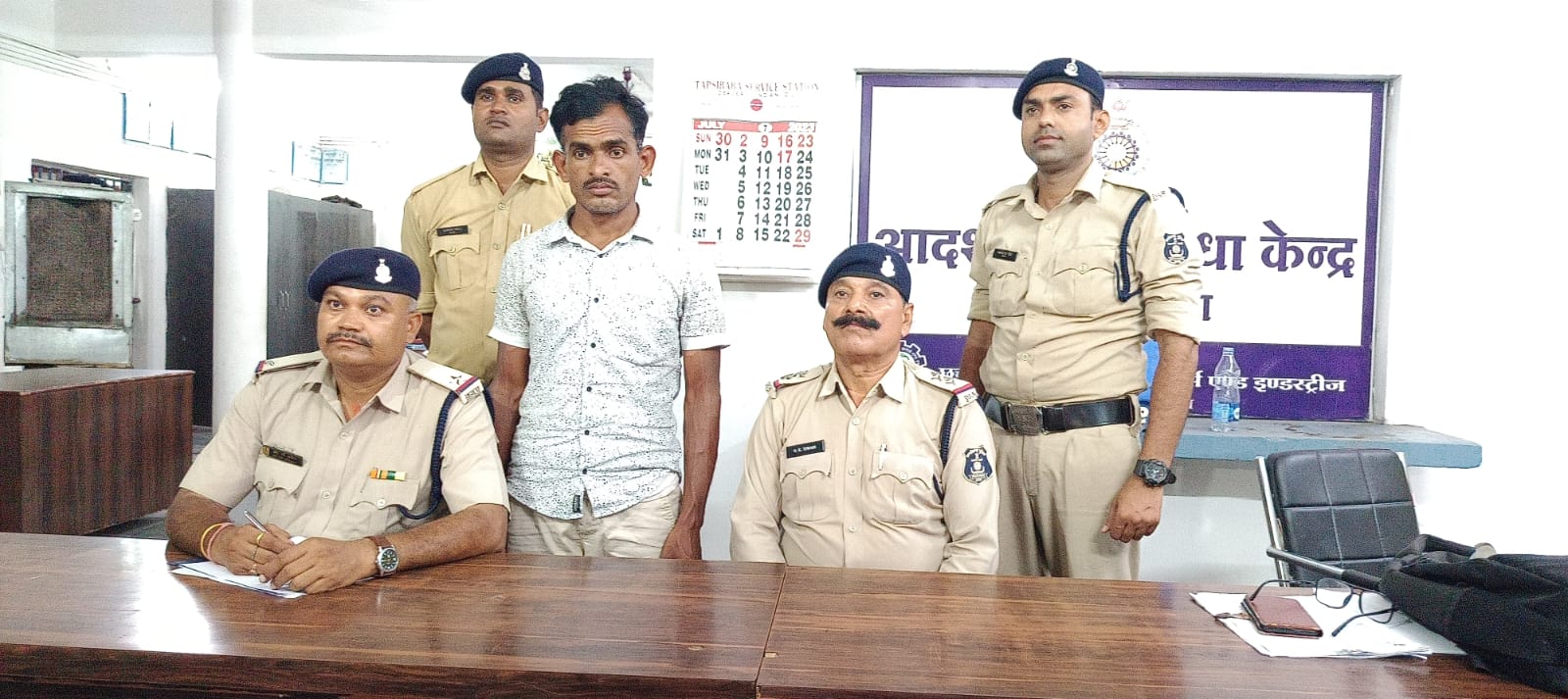  तलवार लहराता हुआ युवक गिरफ्तार चांपा पुलिस की कार्यवाही