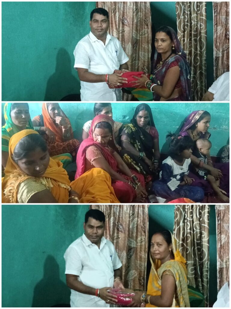 तिलक सेवा संस्थान से जुड़ी सक्ती विधानसभा क्षेत्र की महिलाओं का हुआ सम्मान, समाज सेवी कामेश्वर धैर्य केडी एवं केशव सिंह राठौर ने श्रीफल एवं साड़ी भेंट कर तीज पर्व की दी बधाई