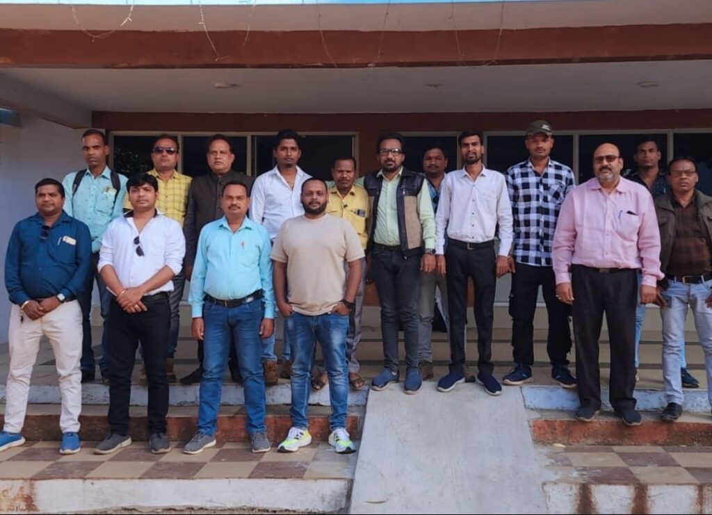 जिला पत्रकार संघ सक्ती के  संगठनात्मक बइठक म भूपेंद्र गबेल मालखरौदा अध्यक्ष बनिस