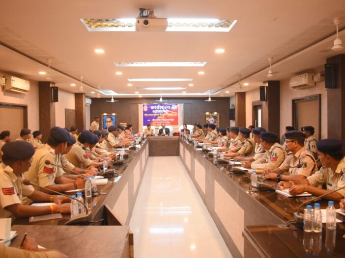 पुलिस अधीक्षक कार्यालय के सभाकक्ष म दिनांक 15.05.24 के 01 दिवसीय कार्यशाला के आयोजन करिस।