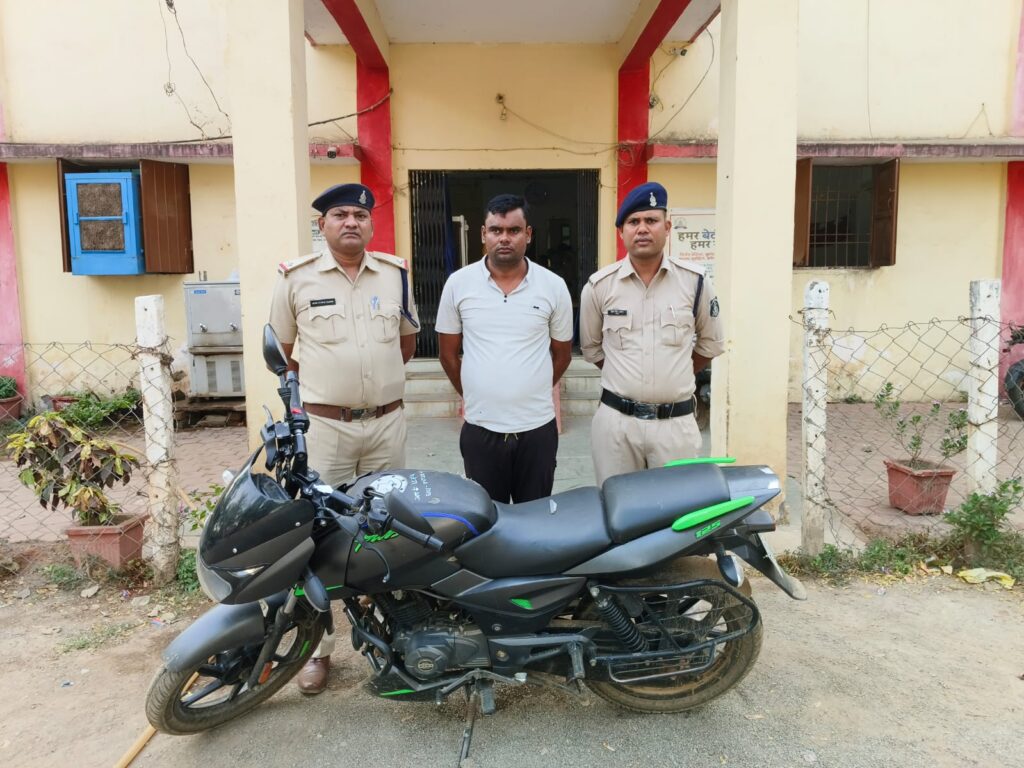 जान से मारने चाकू ले हमला करने वाला फरार आरोपी ल गिरफतार करने म मिलिस सफलता पामगढ़ पुलिस के कारवाही