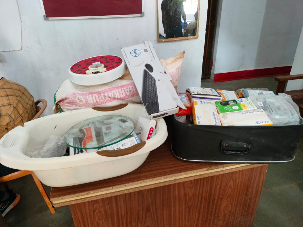 थाना पामगढ़ क्षेत्र के ग्राम ससहा के शासकीय स्कूल के हेल्थ केयर लैब से दवाईयां एवं उपकरण सामग्री को चोरी करने वाले को पकड़ने में मिली सफलता थाना पामगढ़ पुलिस की कार्यवाही