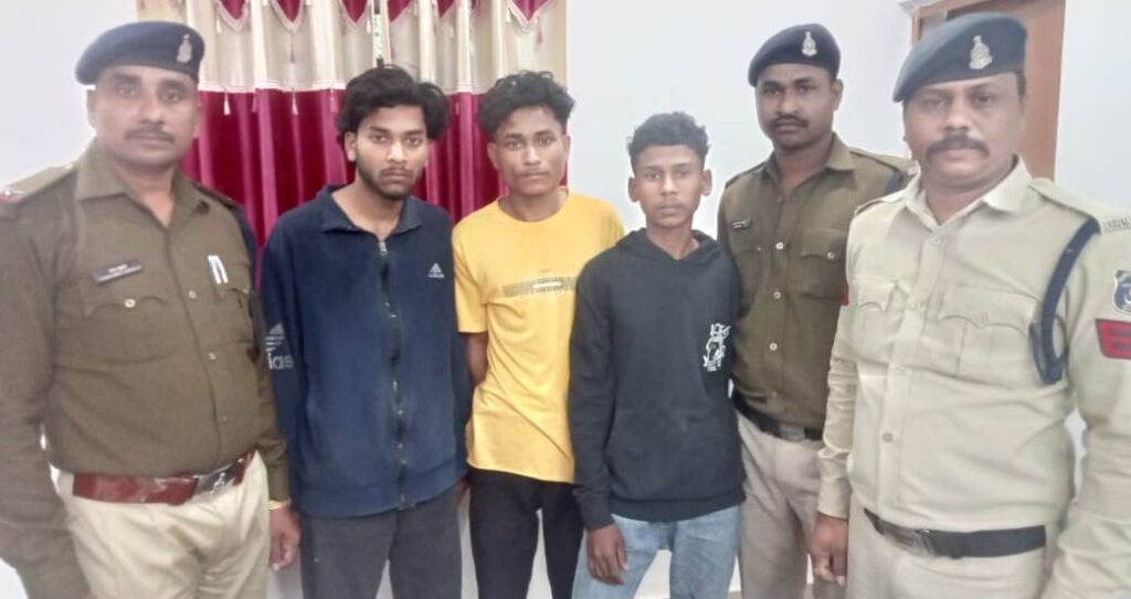 शिवरीनारायण मेला म युवक के  हत्या के मामला  म आरोपि ल  चंद घंटा  म कारिस  गिरफ्तार थाना शिवरीनारायण पुलिस  सायबर टीम के  संयुक्त कारवाही