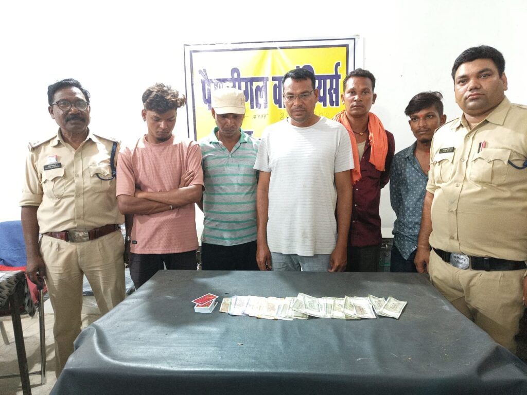 ⏺️ थाना नवागढ़ क्षेत्र के ग्राम मुड़पार म जुआ खेलोइया 05 जुवाड़ी गिरफ्तार थाना नवागढ़ पुलिस के  कारवाही