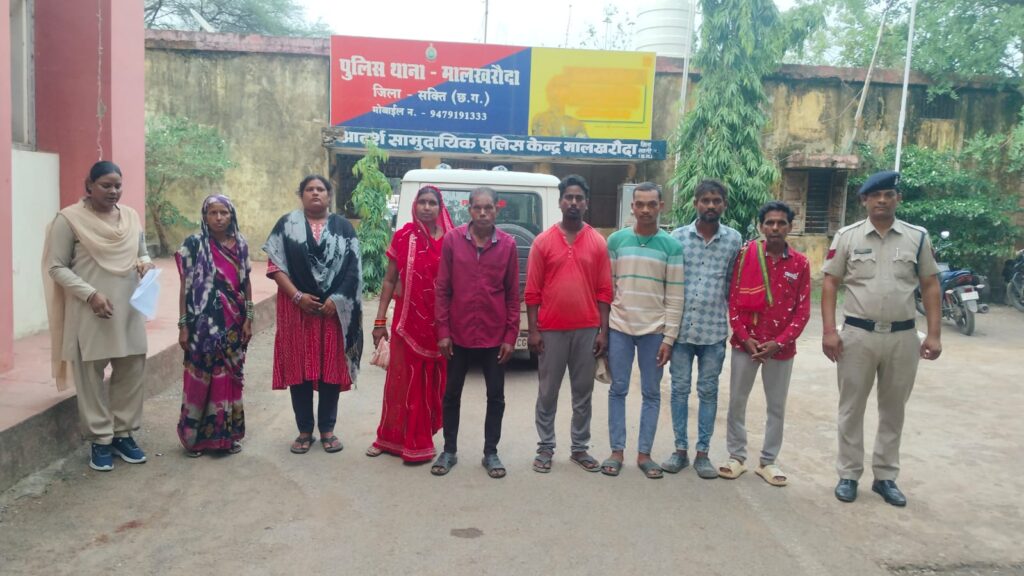 विशेष अभियान के तहत जिला सक्ती म  कई साल ले  फरार स्थायी वारंट म गिरफतार वारंटी अऊ शराब कोचिया  मन 24 घंटा  म गिरफतार कर जेल।